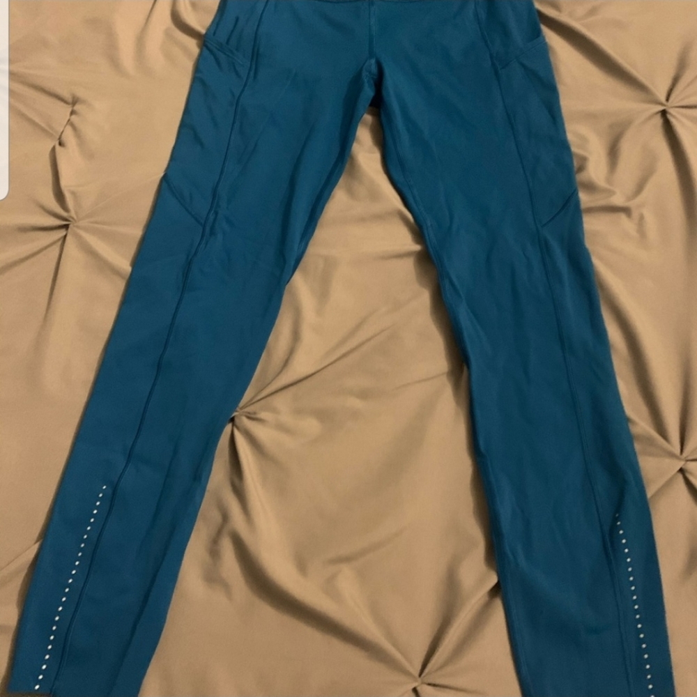 Rare Lululemon Fast and Free - Picture 7 of 7